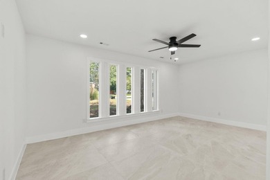 Completely remodeled from top to bottom, this beautifully - photo 16