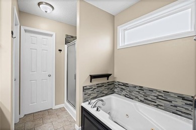 Beautifully maintained, 3 bedroom, 2 1/2 bath energy-efficient - photo 16