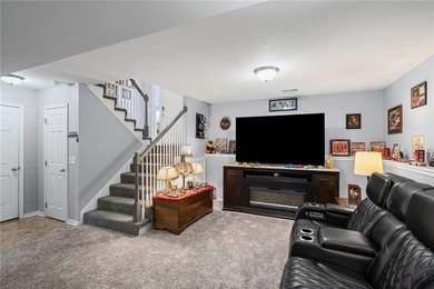 Beautifully maintained, 3 bedroom, 2 1/2 bath energy-efficient - photo 20