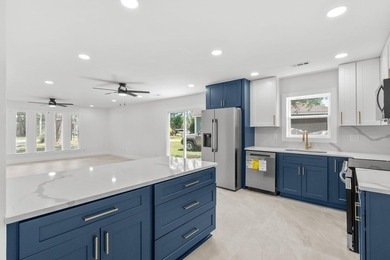 Completely remodeled from top to bottom, this beautifully - photo 22