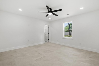 Completely remodeled from top to bottom, this beautifully - photo 25