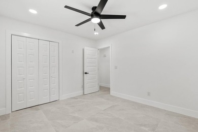 Completely remodeled from top to bottom, this beautifully - photo 28