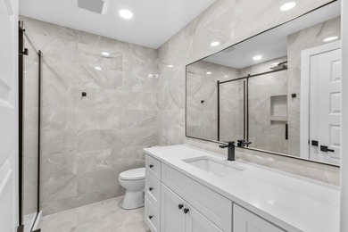 Completely remodeled from top to bottom, this beautifully - photo 33