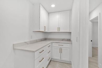 Completely remodeled from top to bottom, this beautifully - photo 35
