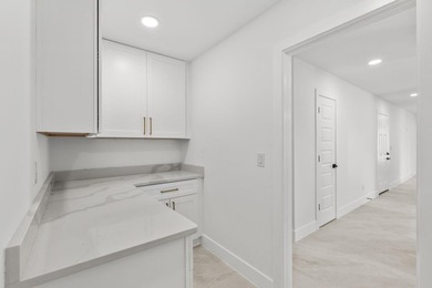 Completely remodeled from top to bottom, this beautifully - photo 36