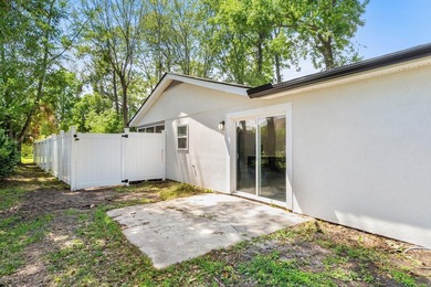 Completely remodeled from top to bottom, this beautifully - photo 42
