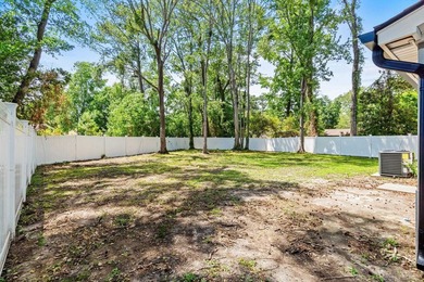 Completely remodeled from top to bottom, this beautifully - photo 43