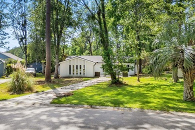 Completely remodeled from top to bottom, this beautifully - photo 45