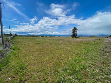 Spectacular view of Agency Lake and the Cascade mountains from - photo 5