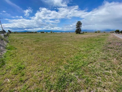 Spectacular view of Agency Lake and the Cascade mountains from - photo 7