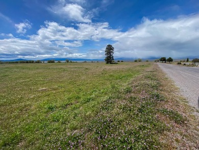 Spectacular view of Agency Lake and the Cascade mountains from - photo 8