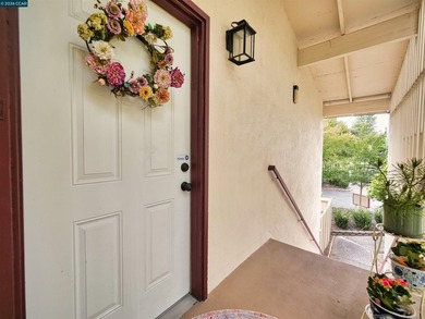 Appliances all stay, including refrigerator, dishwasher, built - photo 3