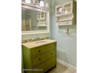 Welcome home to convenient and desirable Pine Ridge subdivision - photo 16