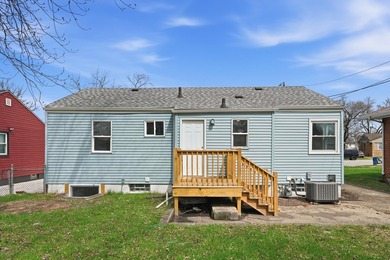 Welcome to 4203 E 12th Place in Gary A beautifully fully - photo 4