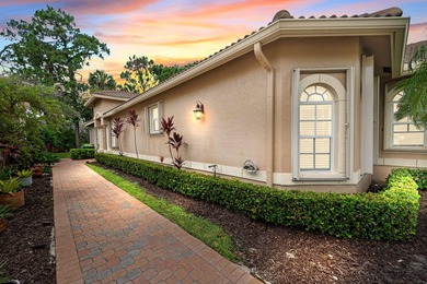 Welcome to this charming 2-bedroom, 2-bathroom villa situated at - photo 2