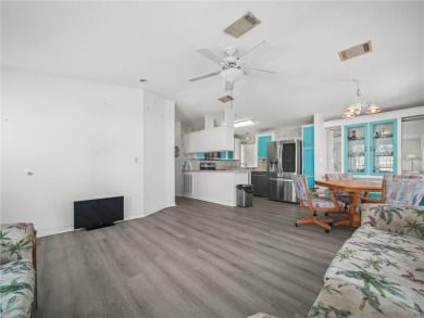 This partially furnished home comes as you see it. The unit was - photo 5