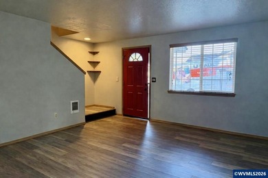 Duplex on corner lot! Great investment property, or live in one