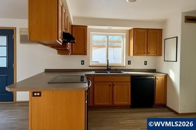 Duplex on corner lot! Great investment property, or live in one