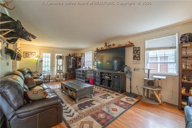**GREAT DEAL! PRICED BELOW RECENT APPRAISAL** Welcome to this - photo 11