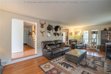 **GREAT DEAL! PRICED BELOW RECENT APPRAISAL** Welcome to this - photo 12