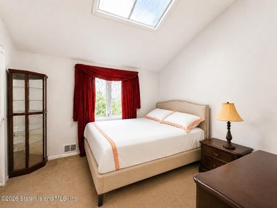 Welcome to 21 Stonecrest Court! This beautifully maintained - photo 12