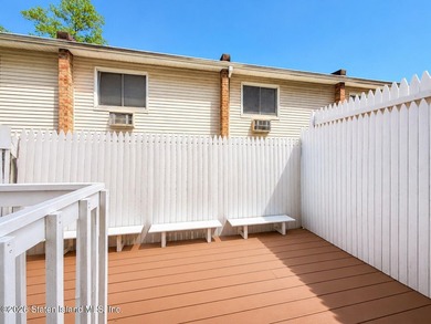 Welcome to 21 Stonecrest Court! This beautifully maintained - photo 19