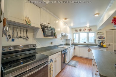 **GREAT DEAL! PRICED BELOW RECENT APPRAISAL** Welcome to this - photo 22