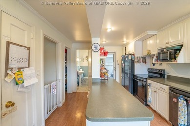 **GREAT DEAL! PRICED BELOW RECENT APPRAISAL** Welcome to this - photo 24