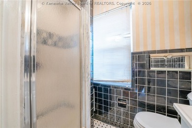 **GREAT DEAL! PRICED BELOW RECENT APPRAISAL** Welcome to this - photo 34