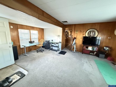 Charming 2-bedroom, 1-bath home w/a living room bump-out that