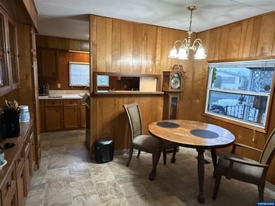 Charming 2-bedroom, 1-bath home w/a living room bump-out that