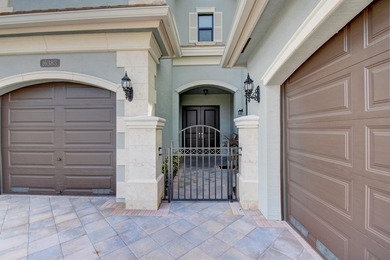 Beautiful Annabelle Model with Pool & Spa on a Spectacular - photo 3
