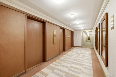 Welcome to the sought after Continental Residence and this well - photo 6