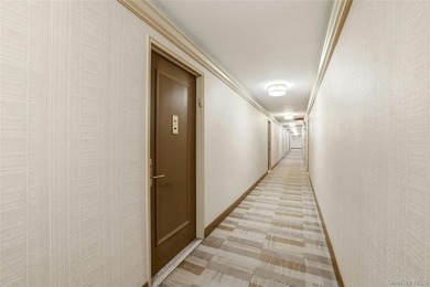 Welcome to the sought after Continental Residence and this well - photo 7