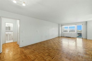 Welcome to the sought after Continental Residence and this well - photo 9
