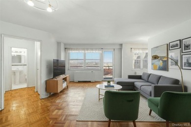 Welcome to the sought after Continental Residence and this well - photo 10