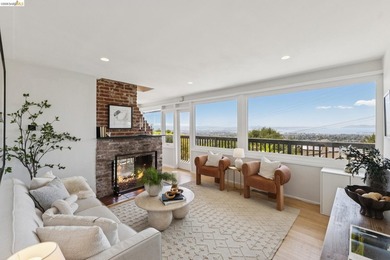 Prepare to be captivated by this rare, freestanding mid-century - photo 1