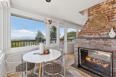 Prepare to be captivated by this rare, freestanding mid-century - photo 10