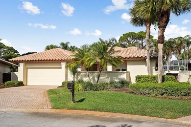 Located on a quiet cul-de-sac in the heart of Mariner Sands - photo 2