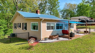 Set on a beautifully maintained 1.2 acre +/- lot, 195 Coast - photo 5