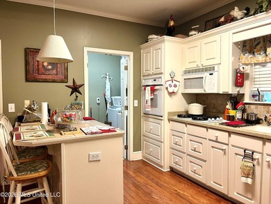 This property has so much to offer: a spacious cul-de-sac lot - photo 12