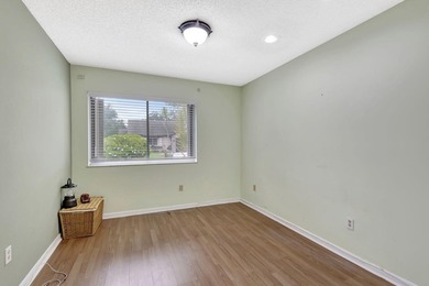 Charming 2-bedroom, 2-bathroom home located in a well-maintained - photo 12