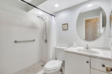Charming 2-bedroom, 2-bathroom home located in a well-maintained - photo 14