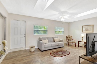 Charming 2-bedroom, 2-bathroom home located in a well-maintained - photo 15