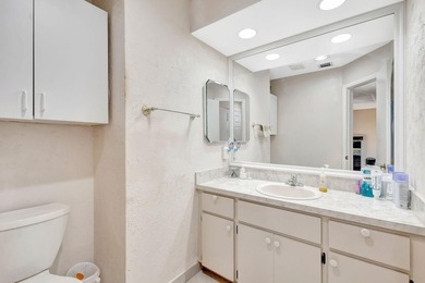 Charming 2-bedroom, 2-bathroom home located in a well-maintained - photo 19