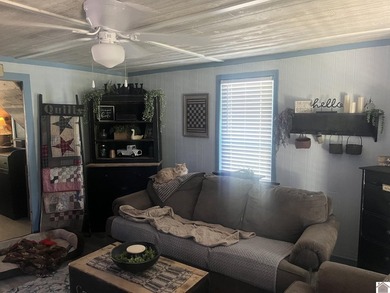 Charming 3-bedroom, 1-bath home situated on a spacious - photo 10