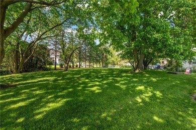 Welcome home to this beautifully maintained 4 bedroom, 2 full - photo 31