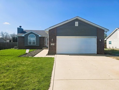 Welcome to this beautifully updated quad-level home that - photo 1
