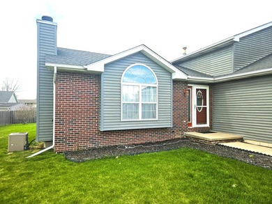 Welcome to this beautifully updated quad-level home that - photo 4