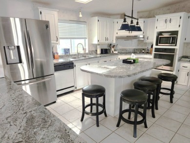 (private lake, pond, creek) Home For Sale in Vero Beach Florida